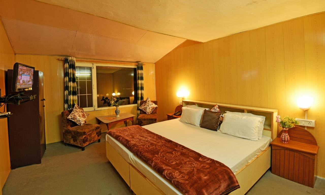 India Hotel - Lake View - Mall Road 나이니탈 외부 사진